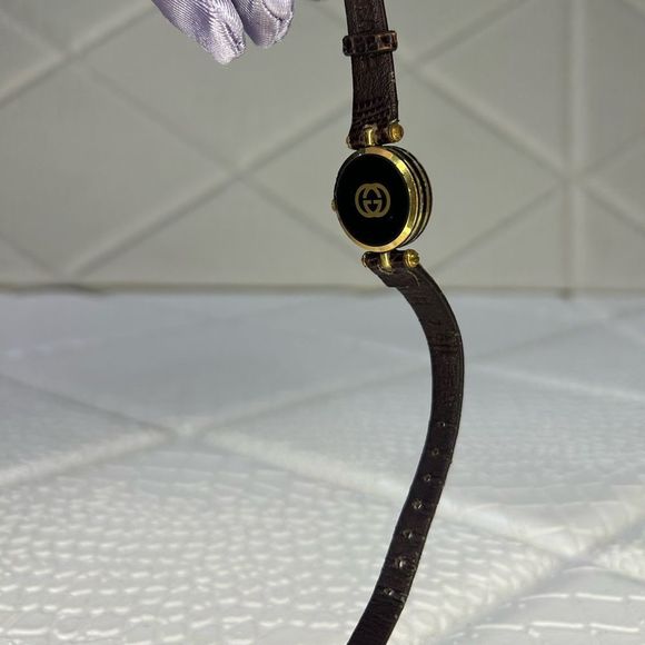 GucciโQuartz Gold-Tone Leather Calfskin Casual Brown Watch - Picture 4 of 9